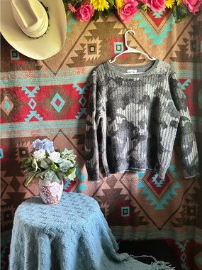 Cozy Gray Patterned Women’s Sweater